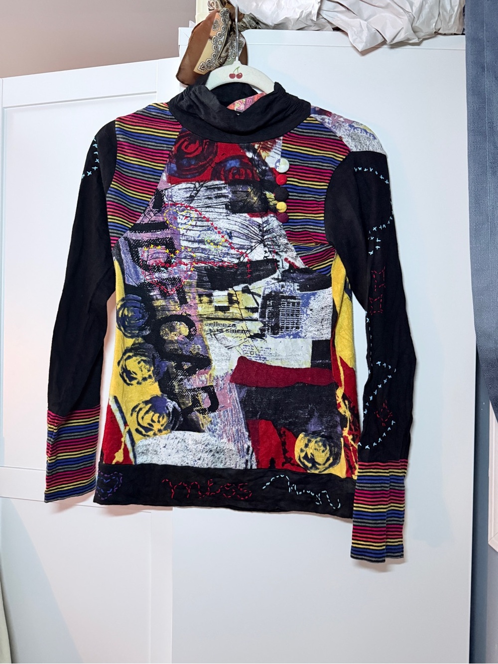 Miss sidecar + Multicolor Graphic Turtleneck longsleeve with Black Accents